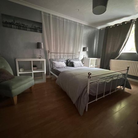 Home From Home, Close To Redditch Hospital Abb Экстерьер фото